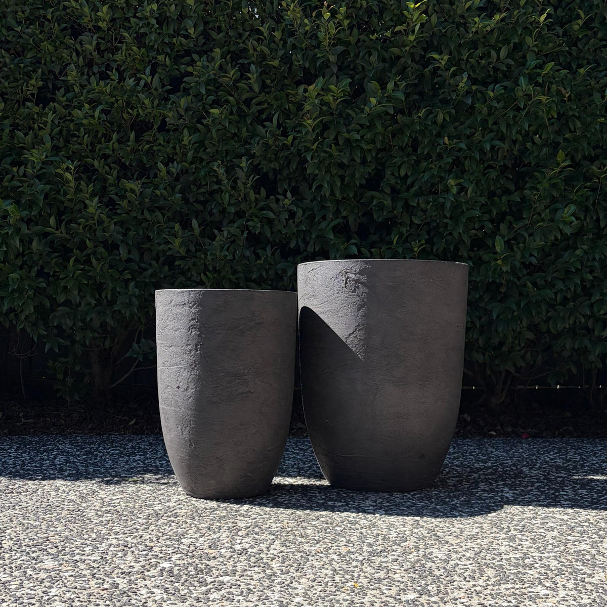 Chambers Grey Pietra large and extra large textured composite planters duo set